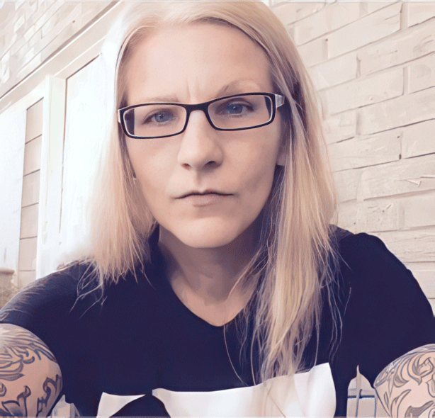 Me_LookBothWays_614x590